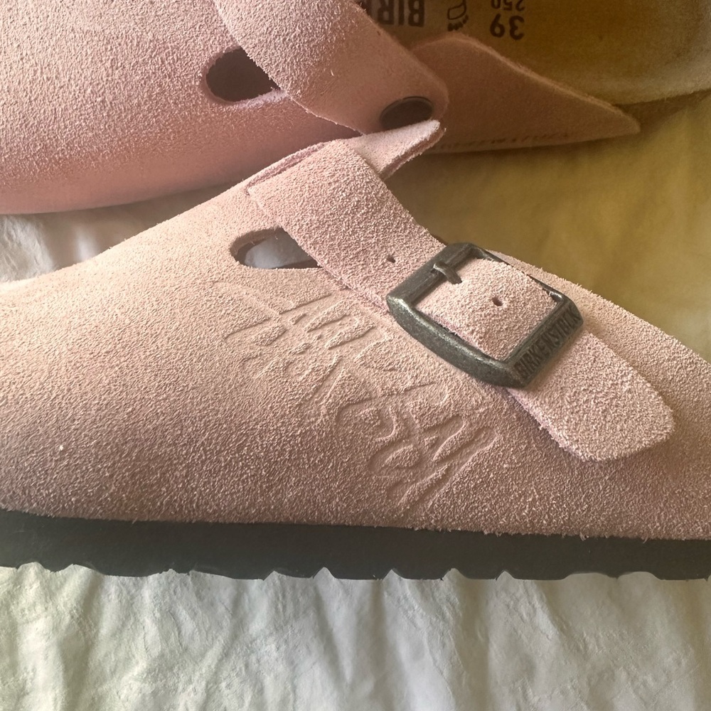 Birkenstock Stussy Soft Pink Suede Boston. Never worn. - Picture 3 of 7